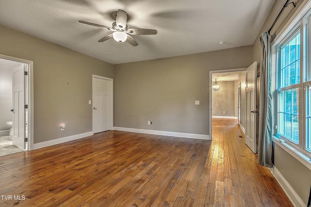 249 Oak View Circle, Bristol, TN 37620