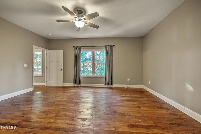 249 Oak View Circle, Bristol, TN 37620