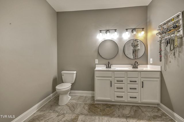 249 Oak View Circle, Bristol, TN 37620