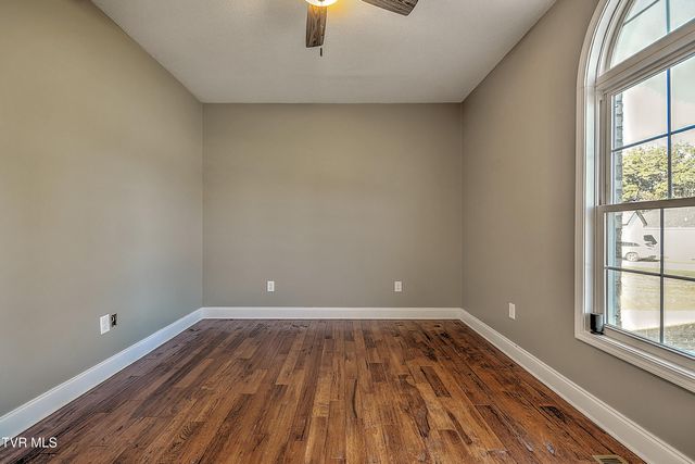 249 Oak View Circle, Bristol, TN 37620