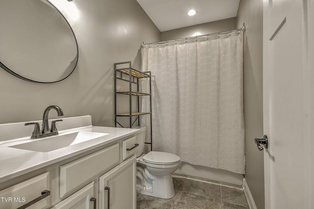 249 Oak View Circle, Bristol, TN 37620