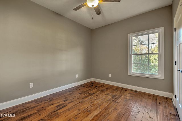 249 Oak View Circle, Bristol, TN 37620