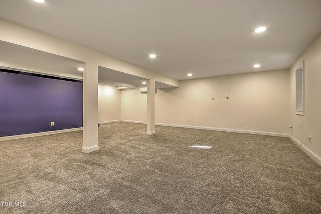 249 Oak View Circle, Bristol, TN 37620