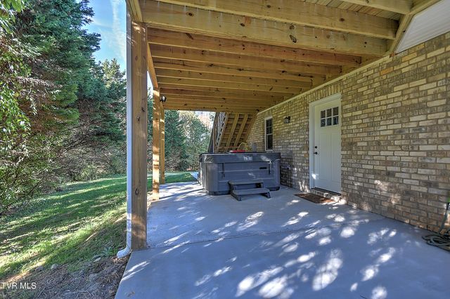 249 Oak View Circle, Bristol, TN 37620