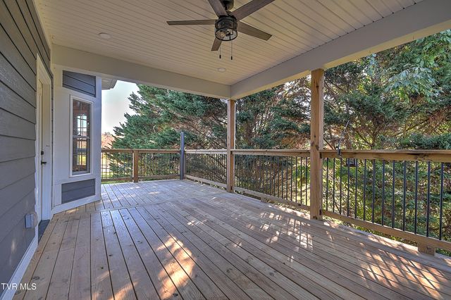 249 Oak View Circle, Bristol, TN 37620