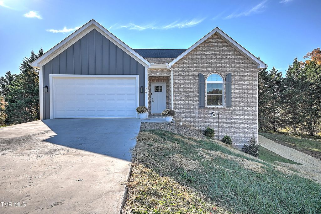 249 Oak View Circle, Bristol, TN 37620