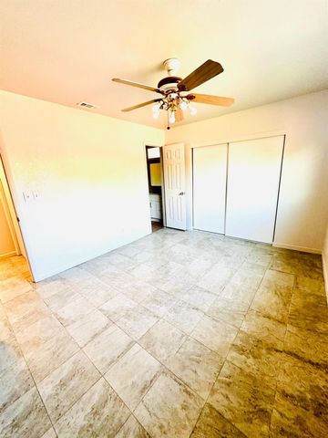 1864 Crestwood Cir, Stockton, CA 95210