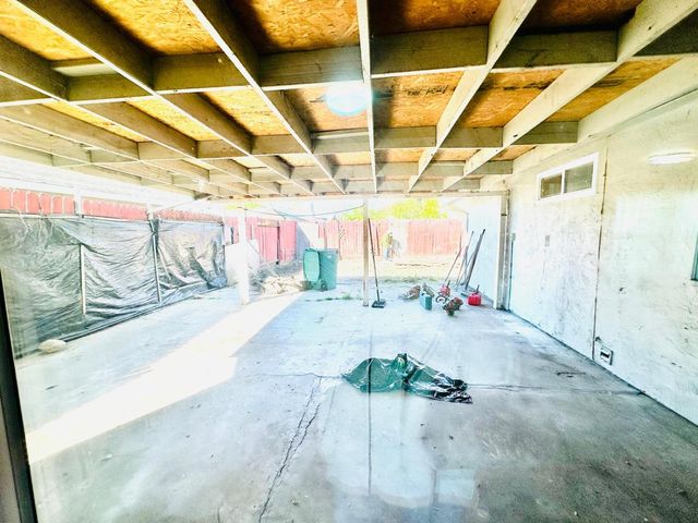 1864 Crestwood Cir, Stockton, CA 95210