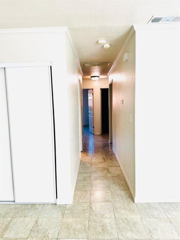 1864 Crestwood Cir, Stockton, CA 95210