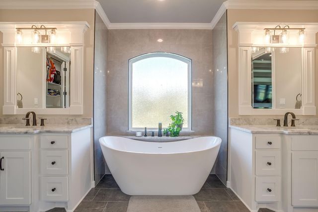 104 Woodview Creek Trail, Fort Worth, TX 76108