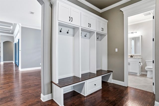 104 Woodview Creek Trail, Fort Worth, TX 76108