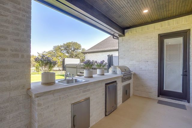 104 Woodview Creek Trail, Fort Worth, TX 76108