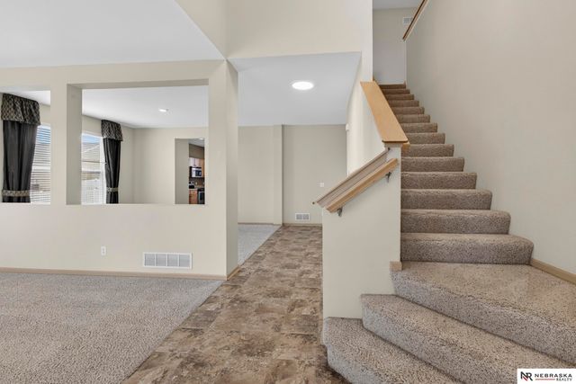 8916 N 156th Avenue, Bennington, NE 68007