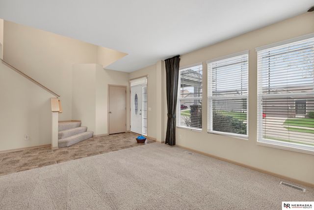 8916 N 156th Avenue, Bennington, NE 68007