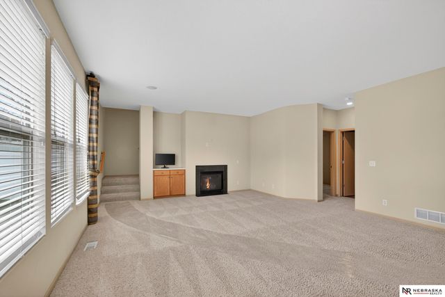 8916 N 156th Avenue, Bennington, NE 68007