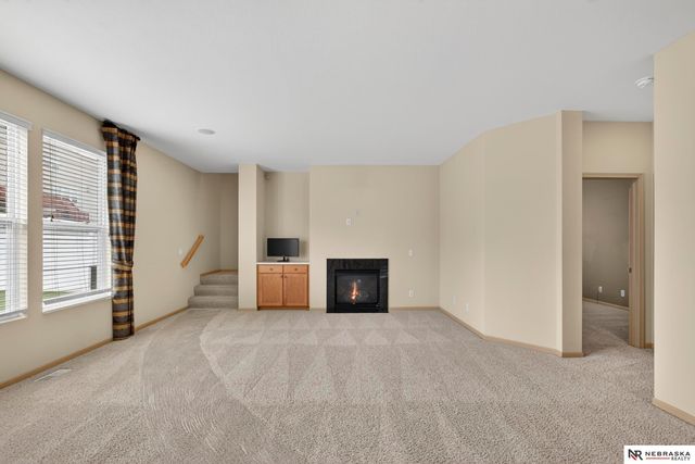 8916 N 156th Avenue, Bennington, NE 68007