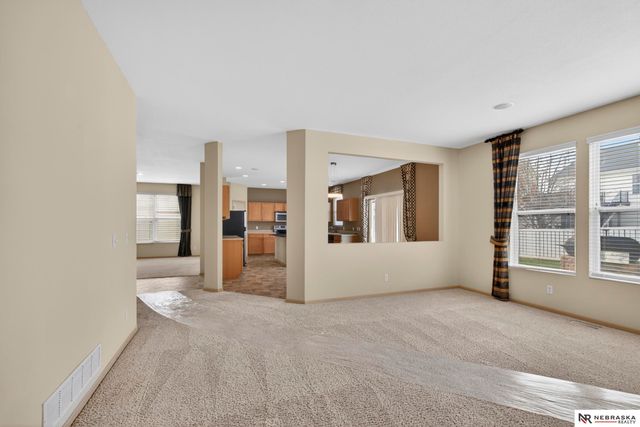 8916 N 156th Avenue, Bennington, NE 68007