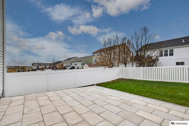 8916 N 156th Avenue, Bennington, NE 68007