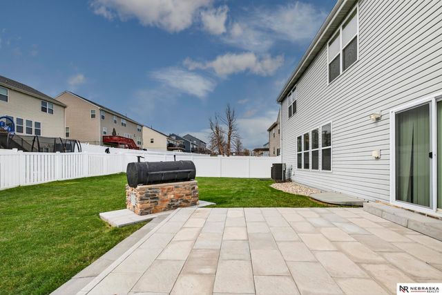 8916 N 156th Avenue, Bennington, NE 68007