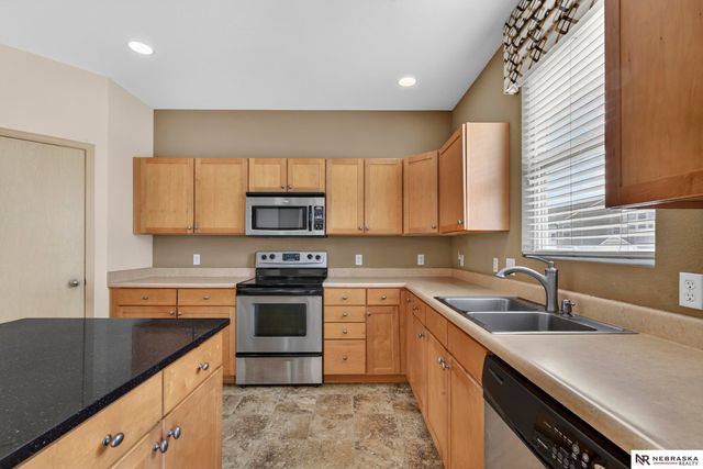 8916 N 156th Avenue, Bennington, NE 68007