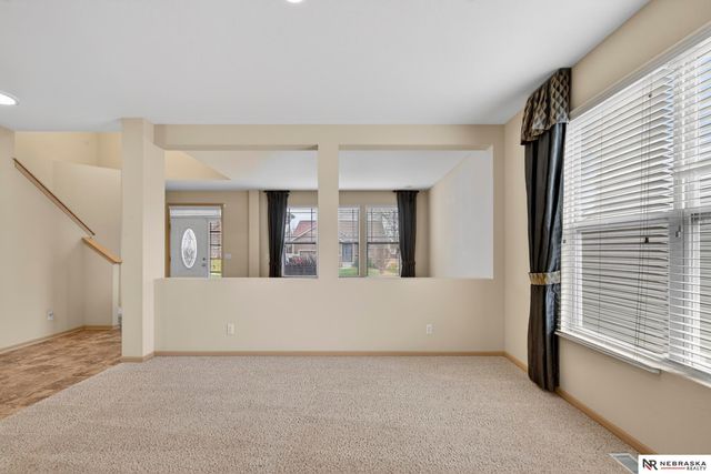 8916 N 156th Avenue, Bennington, NE 68007