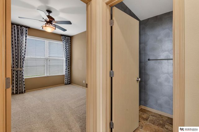 8916 N 156th Avenue, Bennington, NE 68007