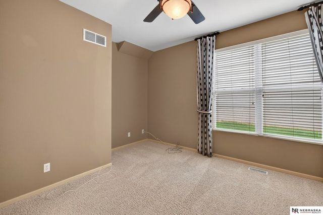 8916 N 156th Avenue, Bennington, NE 68007