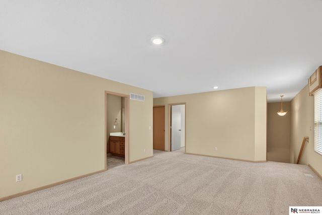 8916 N 156th Avenue, Bennington, NE 68007