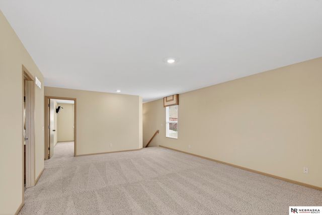 8916 N 156th Avenue, Bennington, NE 68007