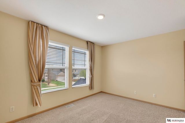 8916 N 156th Avenue, Bennington, NE 68007