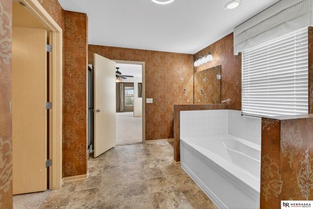 8916 N 156th Avenue, Bennington, NE 68007