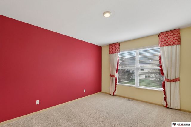 8916 N 156th Avenue, Bennington, NE 68007