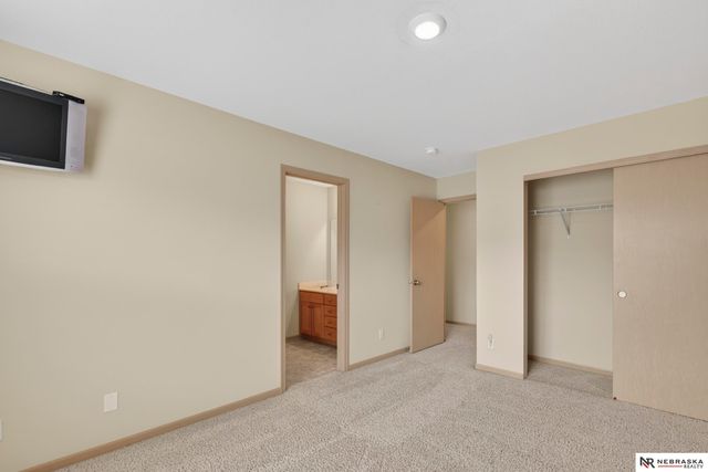 8916 N 156th Avenue, Bennington, NE 68007
