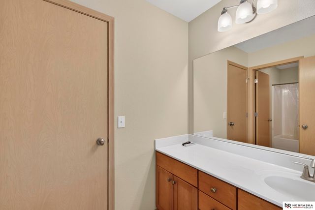 8916 N 156th Avenue, Bennington, NE 68007