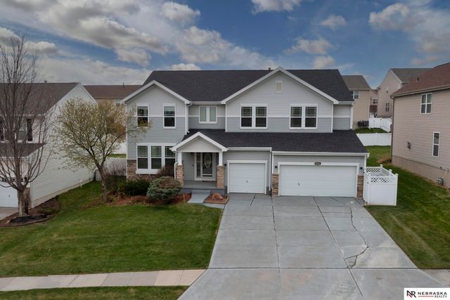 8916 N 156th Avenue, Bennington, NE 68007