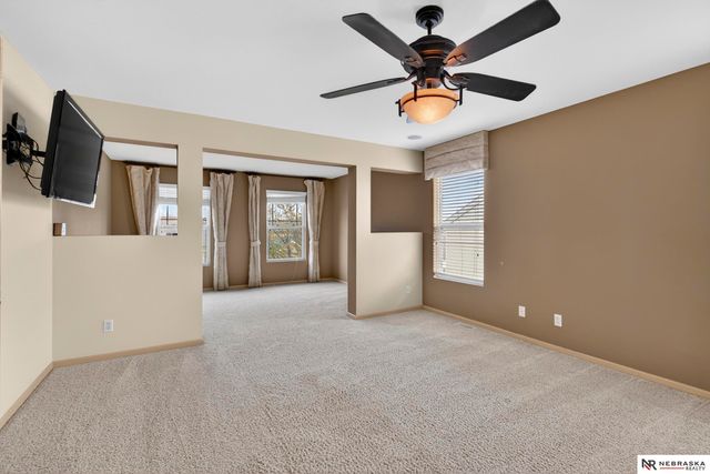 8916 N 156th Avenue, Bennington, NE 68007