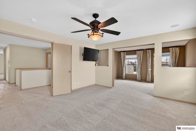 8916 N 156th Avenue, Bennington, NE 68007