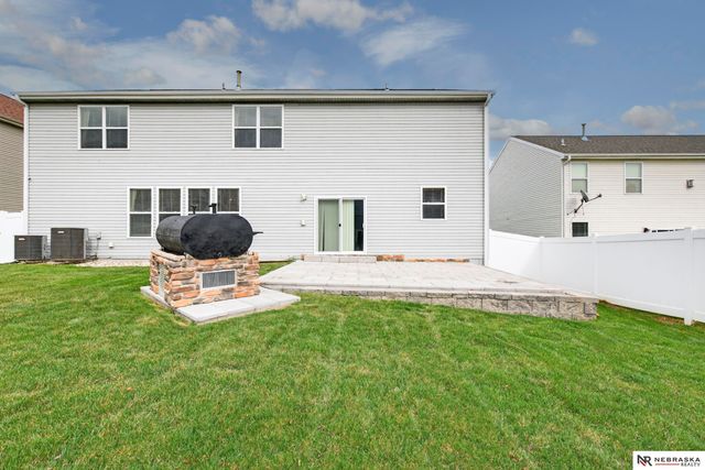 8916 N 156th Avenue, Bennington, NE 68007