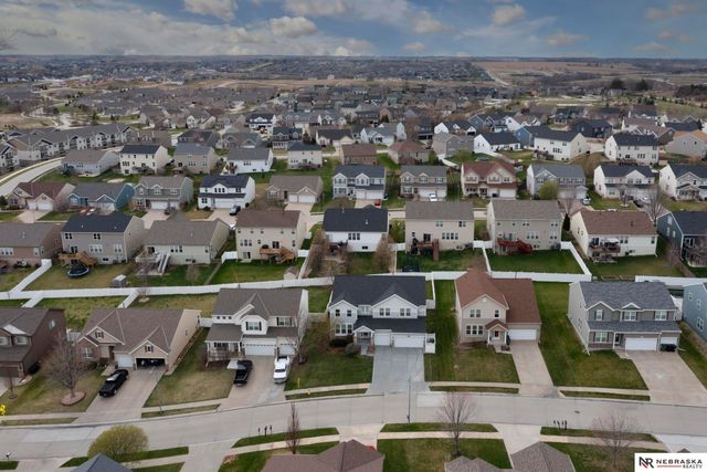 8916 N 156th Avenue, Bennington, NE 68007