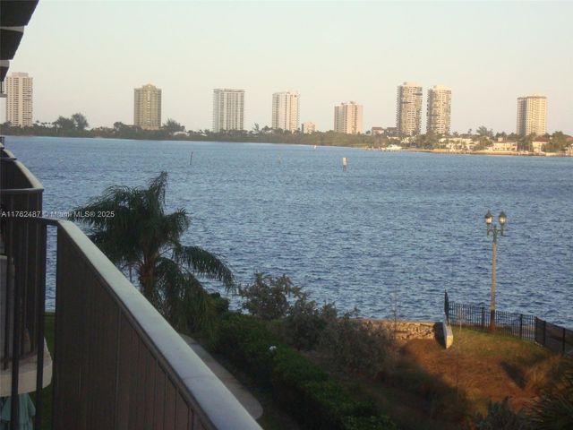 801 Lake Shore Drive 414, Lake Park, FL 33403