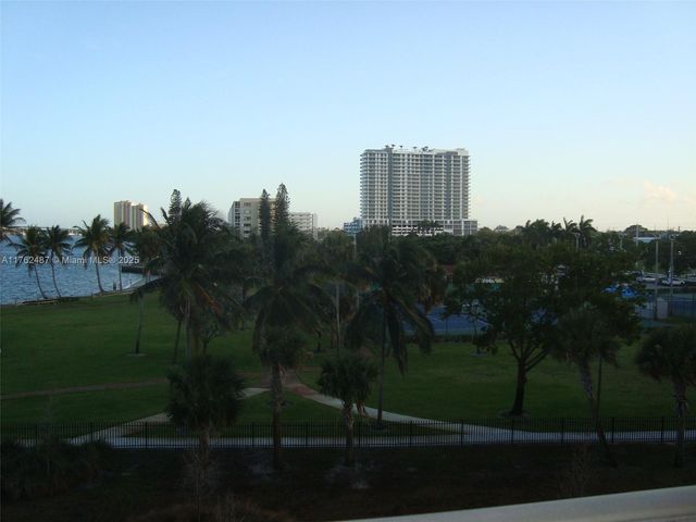 801 Lake Shore Drive 414, Lake Park, FL 33403