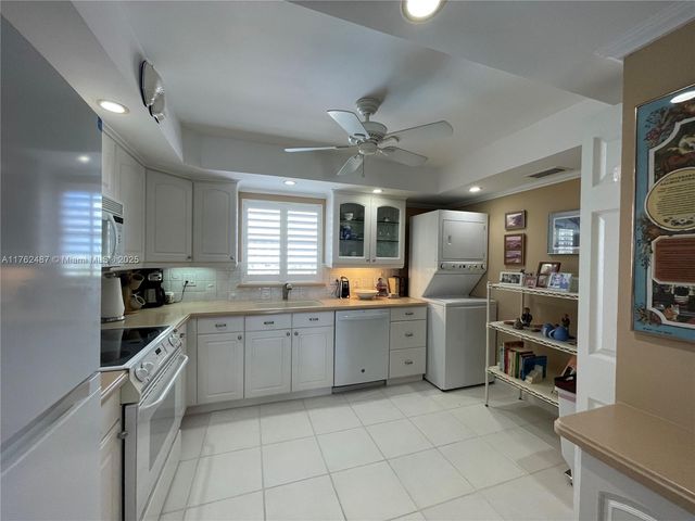 801 Lake Shore Drive 414, Lake Park, FL 33403