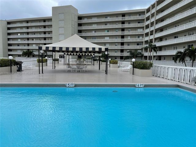 801 Lake Shore Drive 414, Lake Park, FL 33403