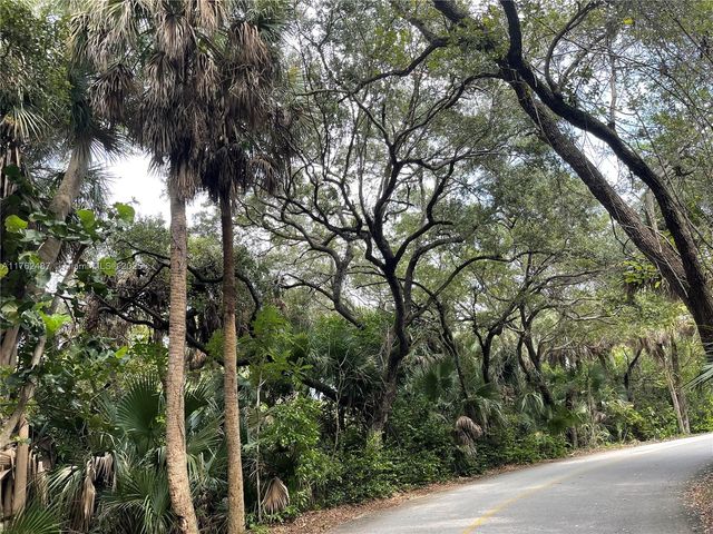 801 Lake Shore Drive 414, Lake Park, FL 33403