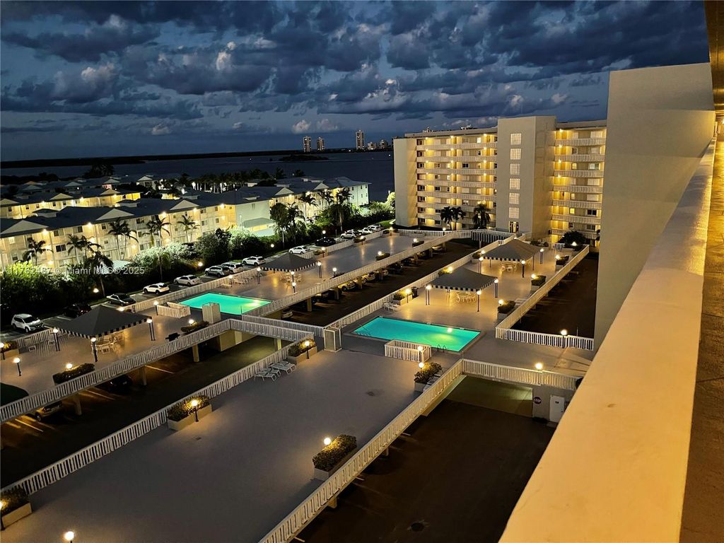 801 Lake Shore Drive 414, Lake Park, FL 33403
