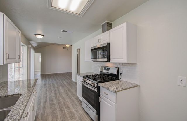 15611 La Casa Lane, Houston, TX 77062