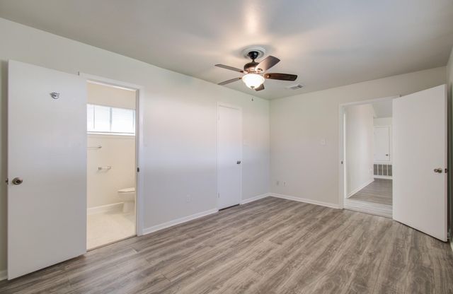 15611 La Casa Lane, Houston, TX 77062