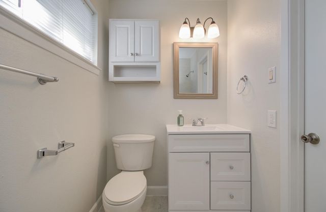 15611 La Casa Lane, Houston, TX 77062