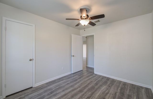 15611 La Casa Lane, Houston, TX 77062