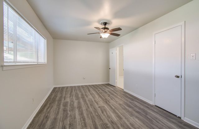 15611 La Casa Lane, Houston, TX 77062